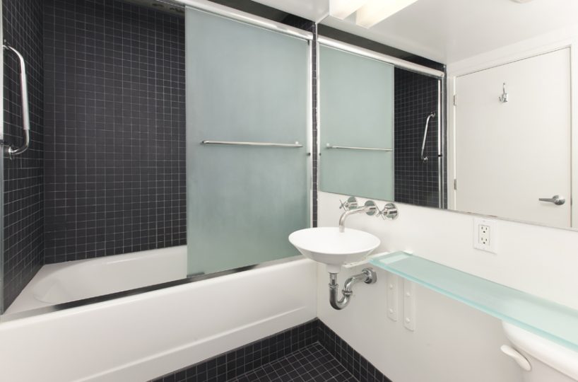 855 Folsom 308 1 Bath